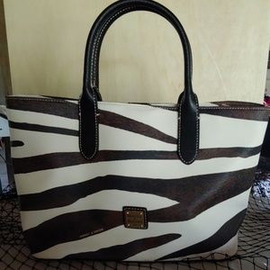 Dooney & Bourke handbag with detachable shoulder s